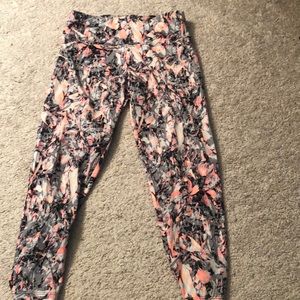 Calvin Klein workout leggings. Cropped